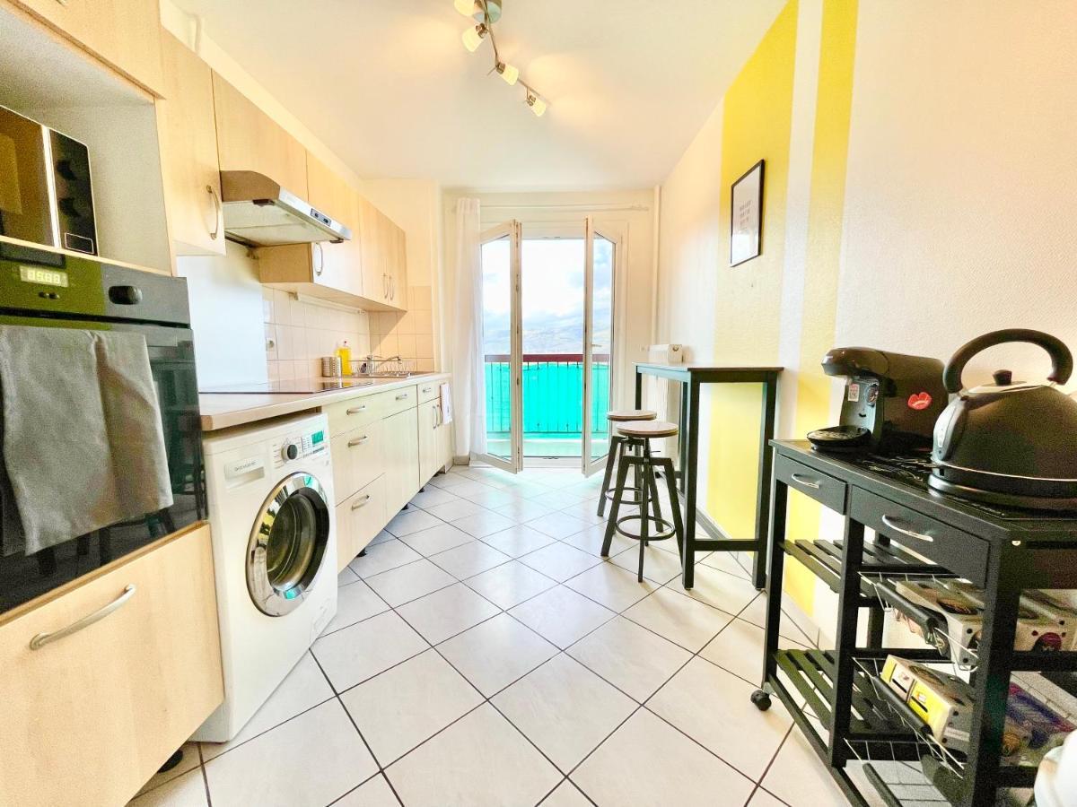 La Cigogne: Balcony Retreat with Netflix and Free Parking Apartment Colmar Exterior photo
