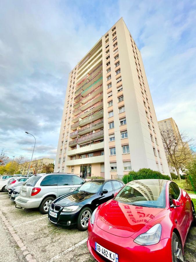 La Cigogne: Balcony Retreat with Netflix and Free Parking Apartment Colmar Exterior photo